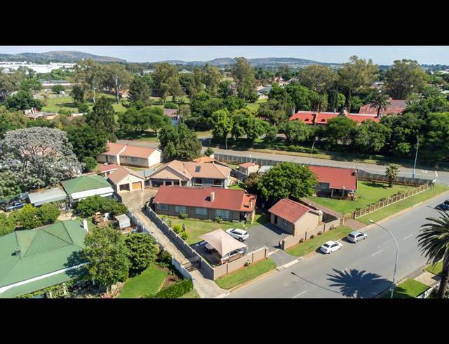 3 BEDROOM HOUSE FOR SALE IN HEIDELBERG INDUSTRIAL